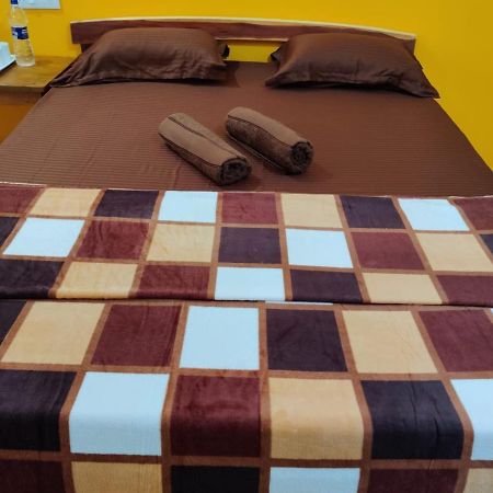 Rishi House Hotel Arambol Bagian luar foto