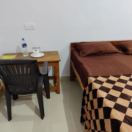 Rishi House Hotel Arambol Bagian luar foto