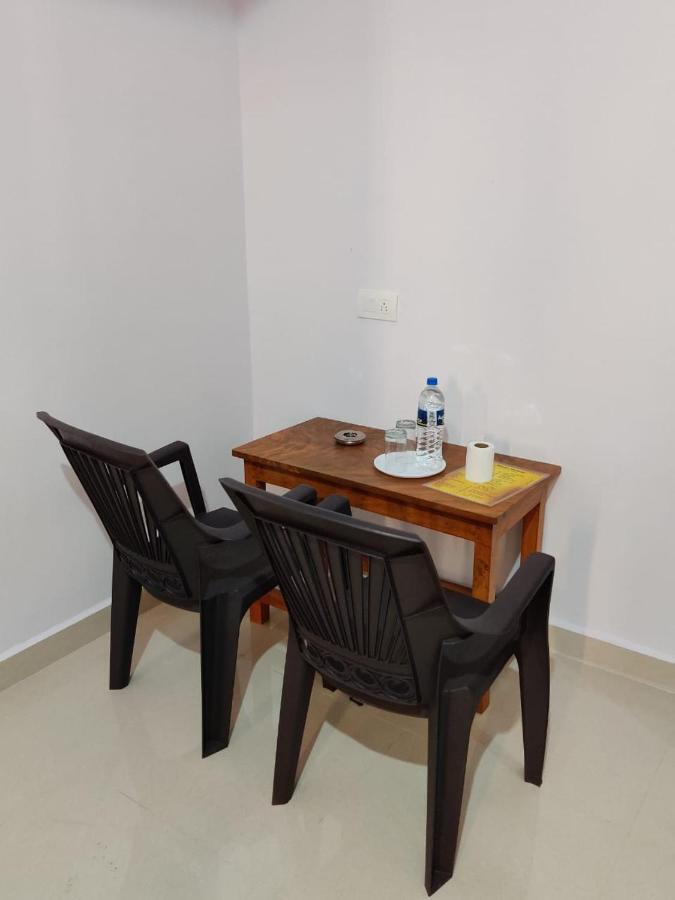 Rishi House Hotel Arambol Bagian luar foto