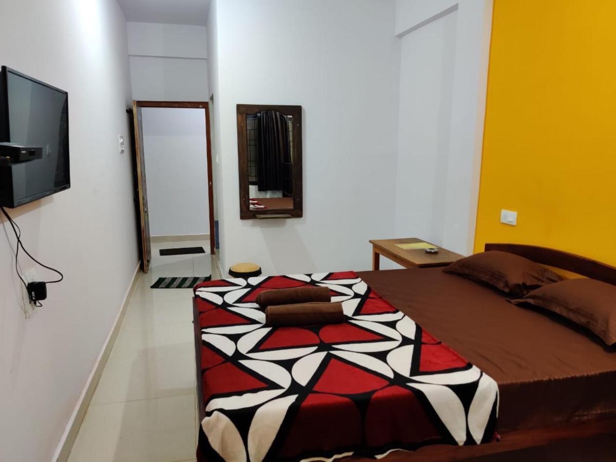 Rishi House Hotel Arambol Bagian luar foto