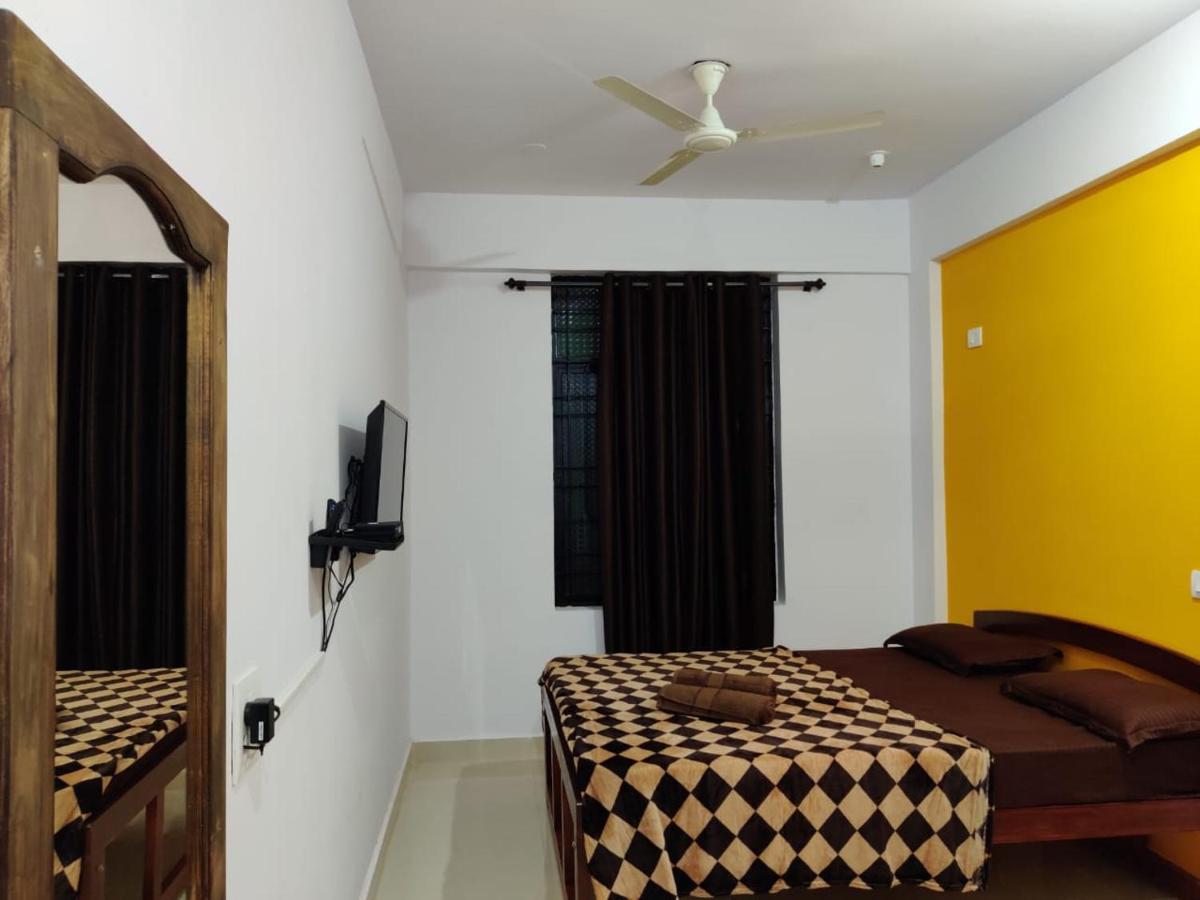 Rishi House Hotel Arambol Bagian luar foto