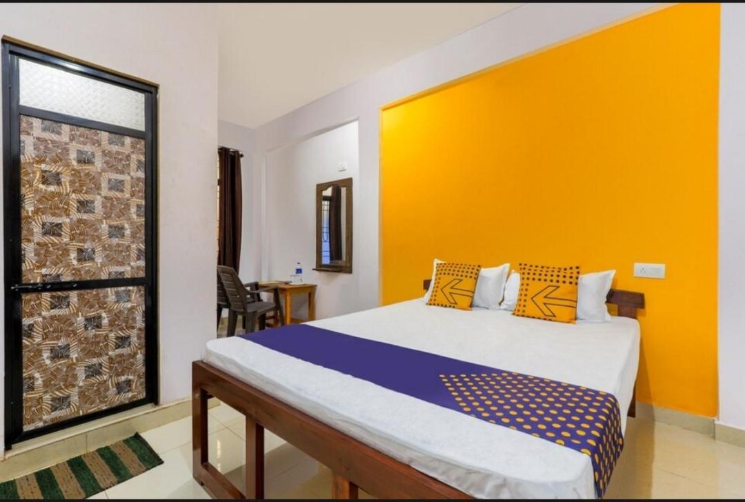 Rishi House Hotel Arambol Bagian luar foto