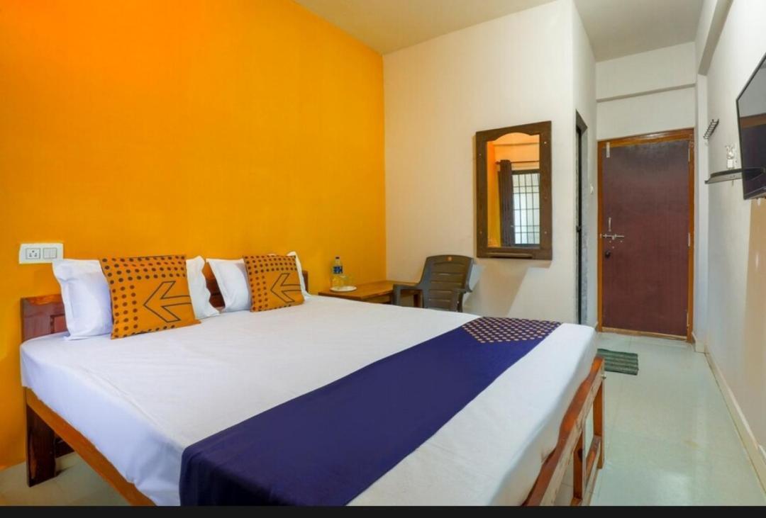 Rishi House Hotel Arambol Bagian luar foto