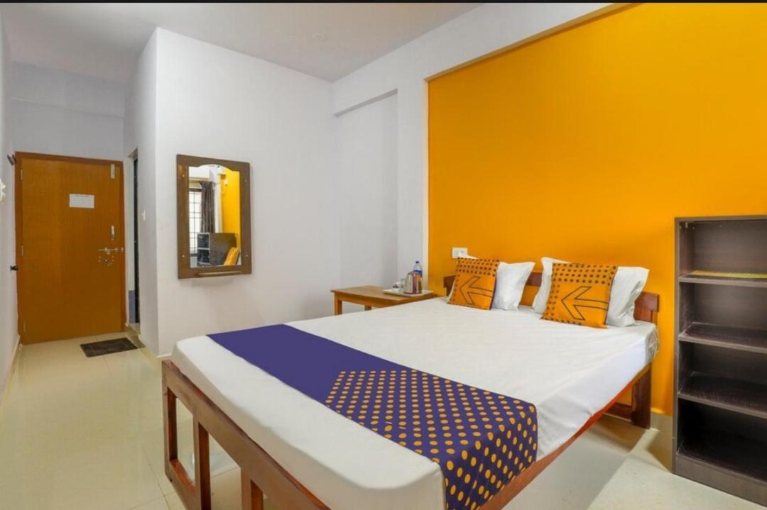Rishi House Hotel Arambol Bagian luar foto
